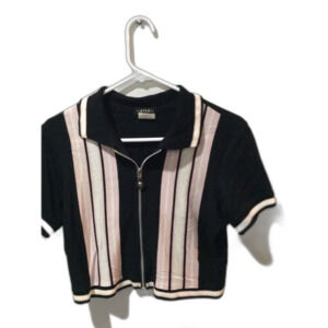 Medium women cropped zip front sweater short sleeve Pink black collar retro look